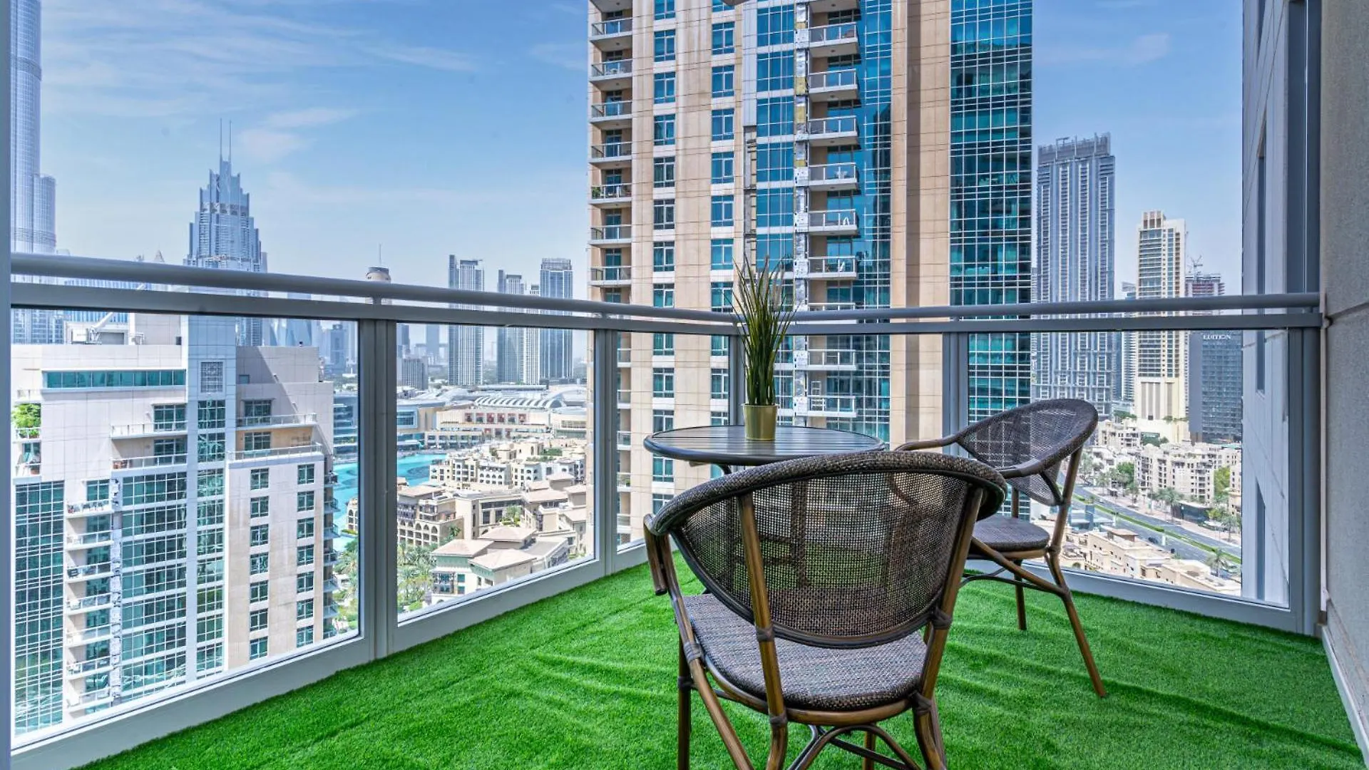 Appartamento Savis Homes- Full Burj Khalifa & Fountain View Dubai
